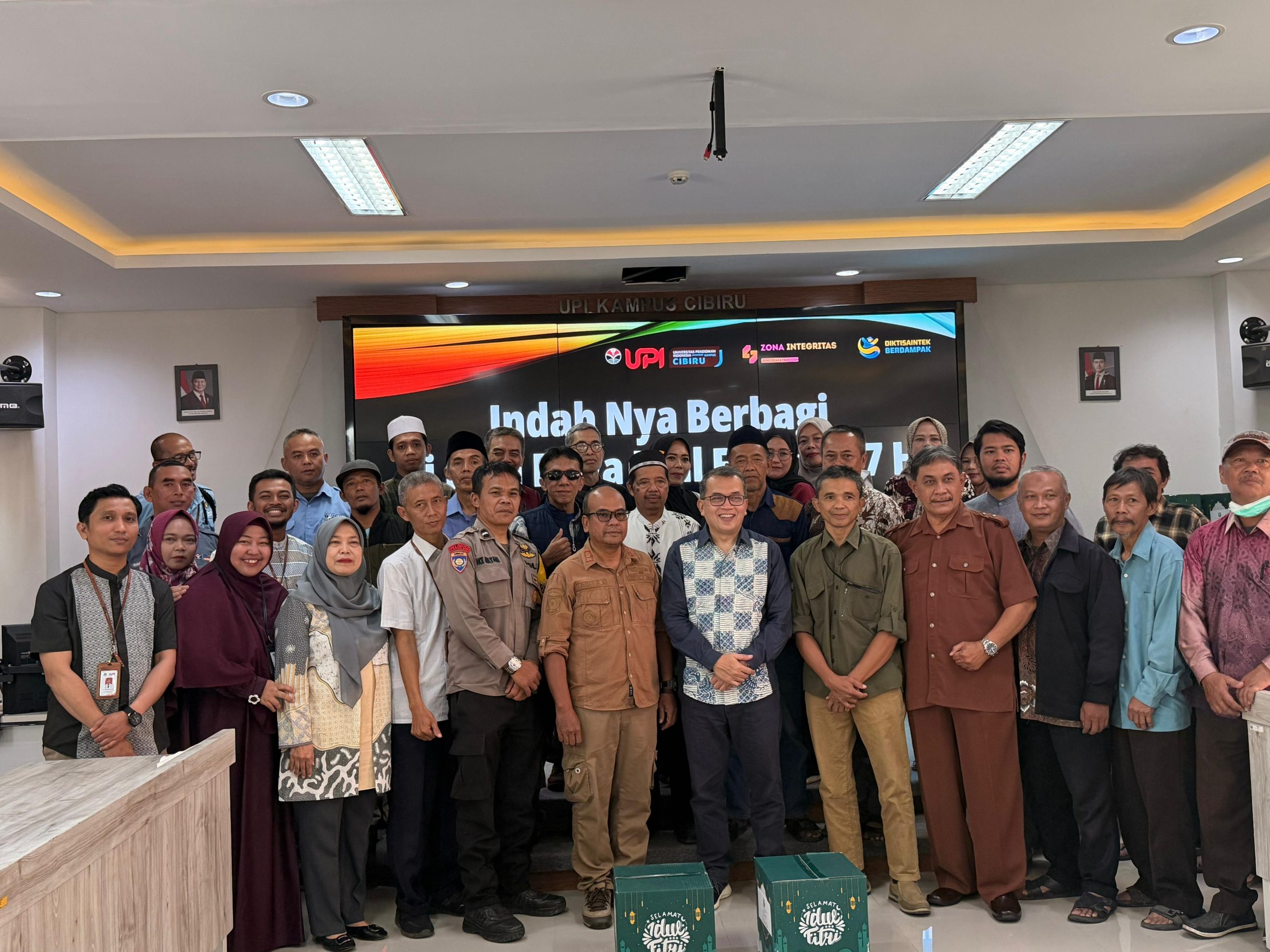 Wujudkan Misi SDGs, Kampus UPI Cibiru Salurkan 208 Paket Infaq Lebaran bagi Warga